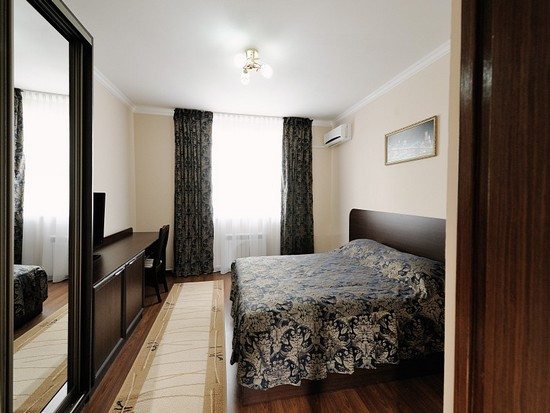 Люкс (2-х комнатный) гостиницы Уютный дом, Краснодар