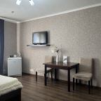 Полулюкс (С двуспальной кроватью и раскладным диваном), Гостиница Кокос