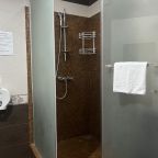 Люкс (С двуспальной кроватью и раскладным диваном), Гостиница Кокос