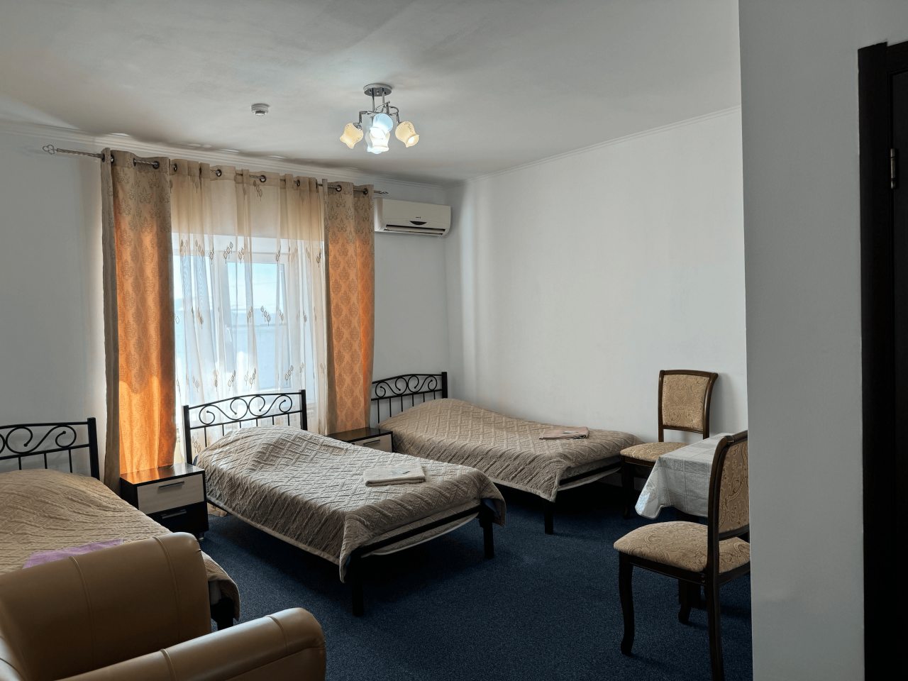 Трёхместный и более (Улучшенный) гостиницы Престиж, Астрахань