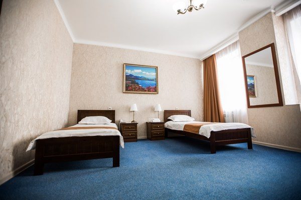 Двухместный (Стандарт, 2-й этаж) гостиницы Гостиный двор, Новосибирск