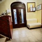 Вход в отель