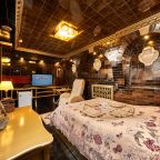 Люкс апартаменты с сауной и джакузи.
