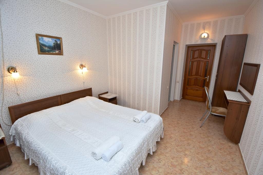 Двухместный (Большой двухместный номер c 1 кроватью или 2 отдельными кроватями) гостевого дома Родос, Кабардинка