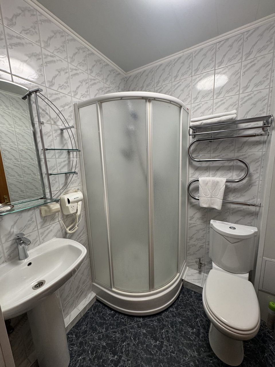 Трёхместный и более (Стандарт с раздельными кроватями), Гостиница Комильфо