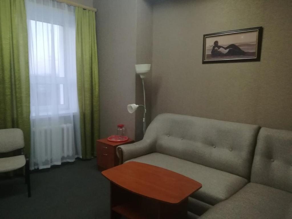 Двухместный (Улучшенный двухместный номер с 1 кроватью) гостиницы Новый Континент, Новочебоксарск