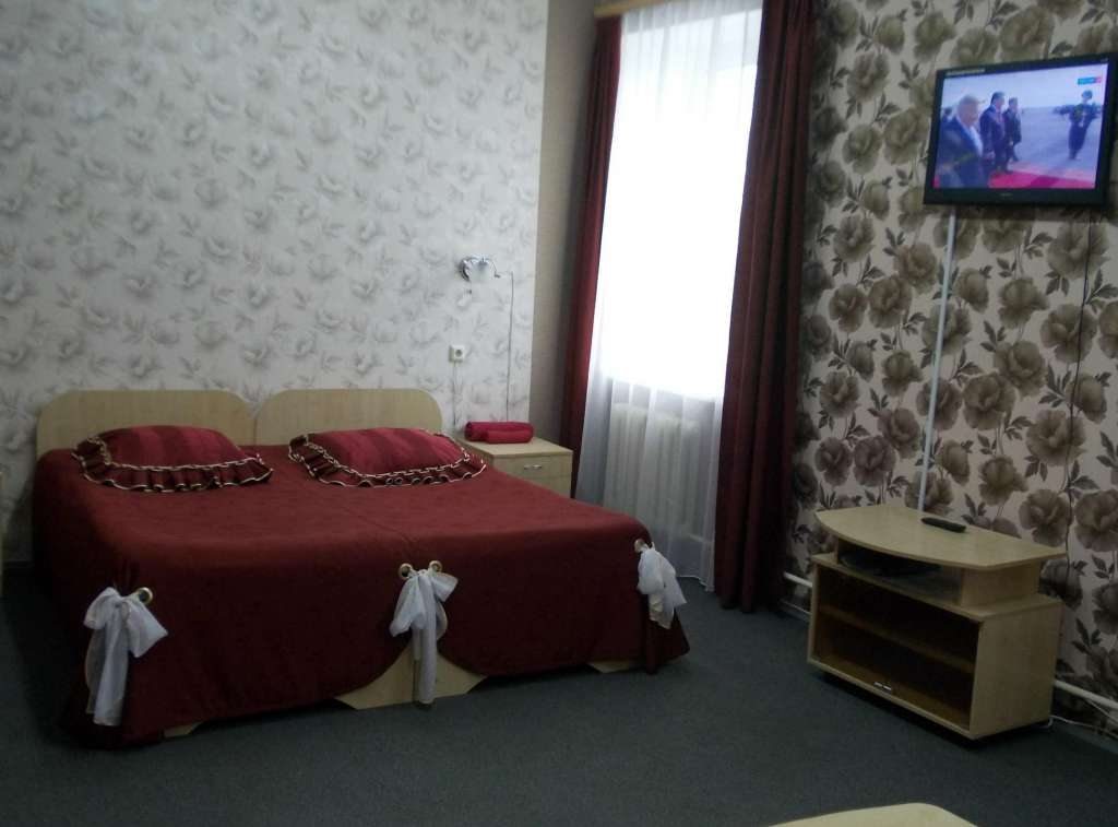 Полулюкс (№ 7) гостиницы Новый Континент, Новочебоксарск