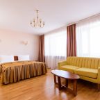 Сьюит (Джуниор), Гостиница Югор