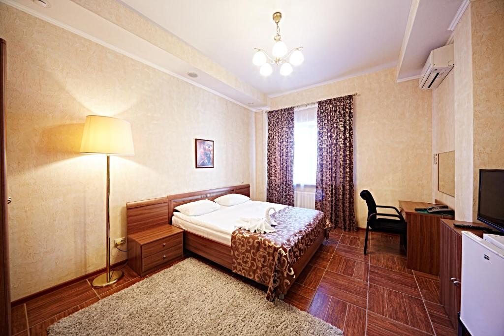 Двухместный (Стандартный двухместный номер с 1 кроватью) отеля Владимир-Плаза, Брянск