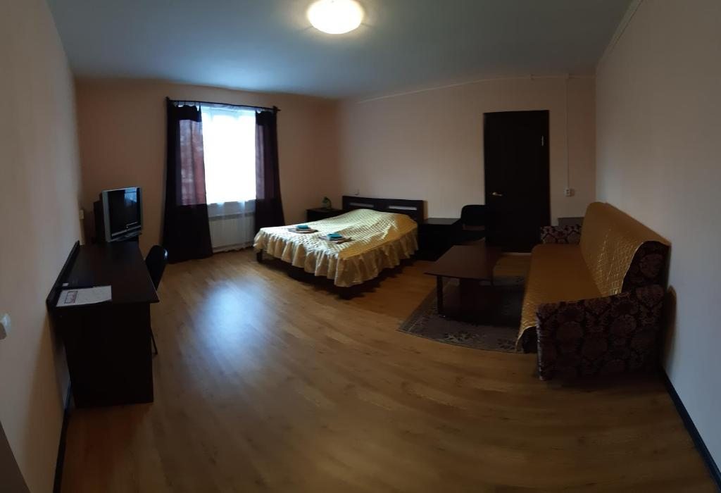 Двухместный (Улучшенный двухместный номер с 1 кроватью) отеля Спутник, Няндома