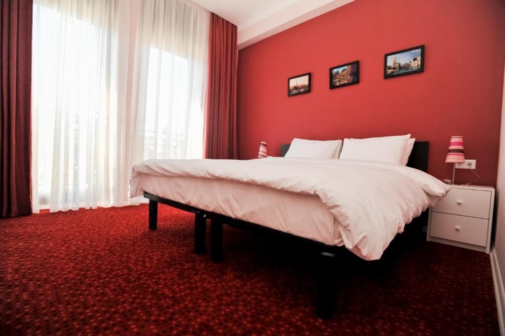 Двухместный (Двухместный номер «Комфорт» с 1 кроватью) отеля Piazza Four Colours, Батуми