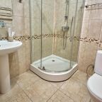 Люкс (С балконом вид на реку), Отель Каштан