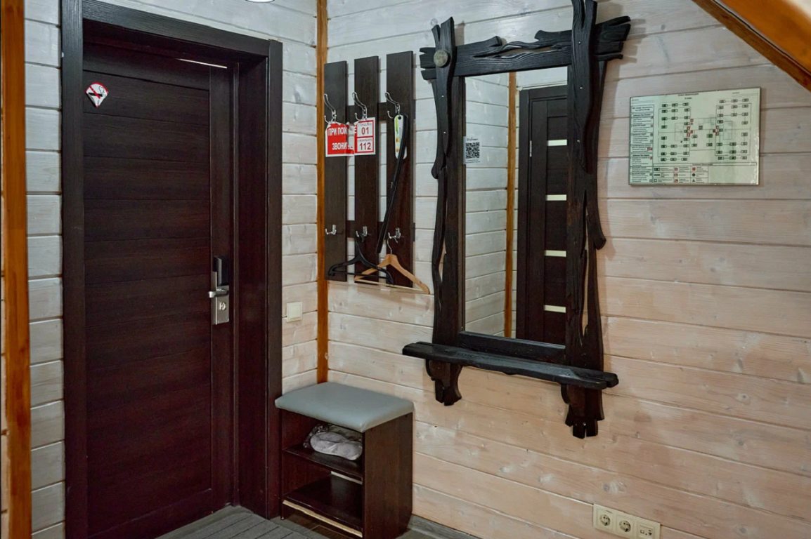Люкс (С видом на горы), Отель Каштан