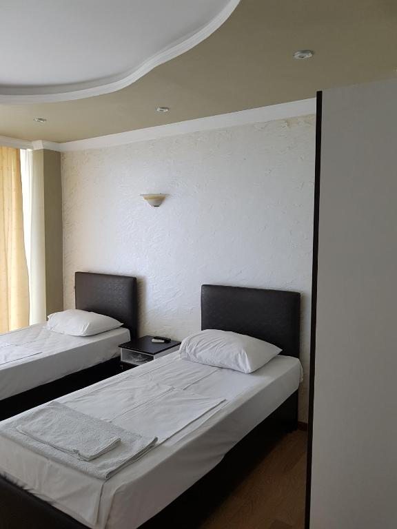 Двухместный (Двухместный номер с 2 отдельными кроватями) отеля Roof, Батуми