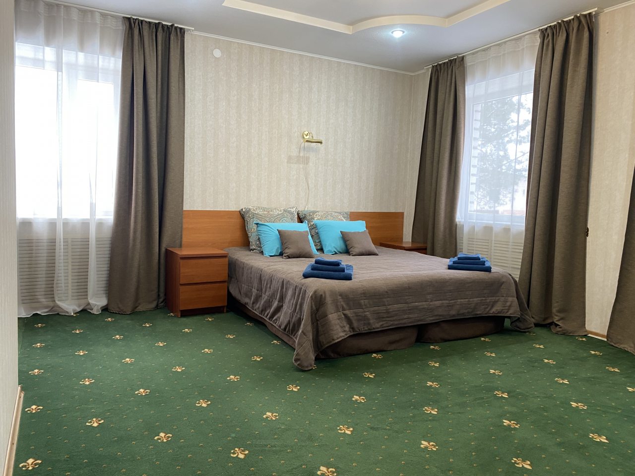 Двухместный (Комфорт улучшенный (двухкомнатный)), Гостиница Серебряный Бор