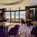 Двухместный (Люкс Sheraton Terrace с доступом в клубный лаундж, 1 кроватью размера «king-size» и балконом), Отель Sheraton Batumi