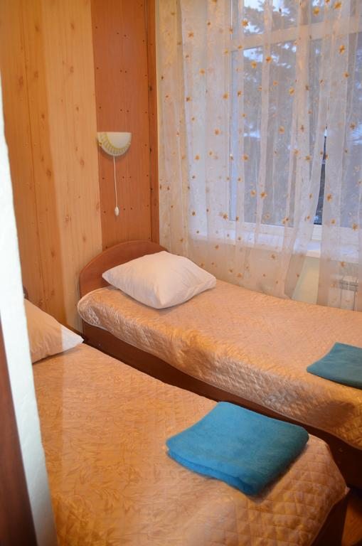 Двухместный (Двухместный номер с 2 отдельными кроватями и душем) мотеля 205 км, Колыхманово