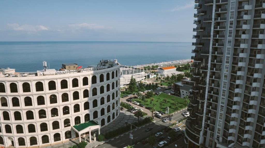 Апартаменты (Апартаменты с 2 спальнями) апарт-отеля Silk Road Sea Towers Batumi Apartments, Батуми