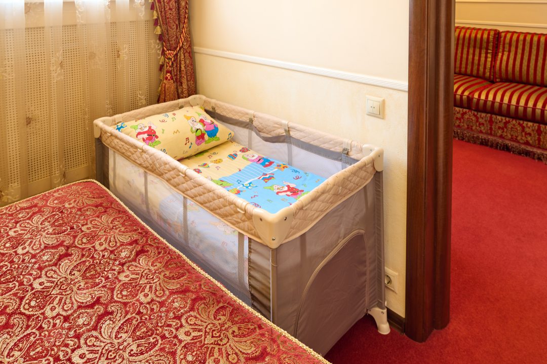 Детская  кроватка до 2 лет, Отель Спорт