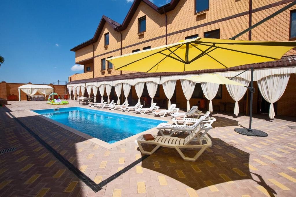Открытый плавательный бассейн, Отель Villa Stefano