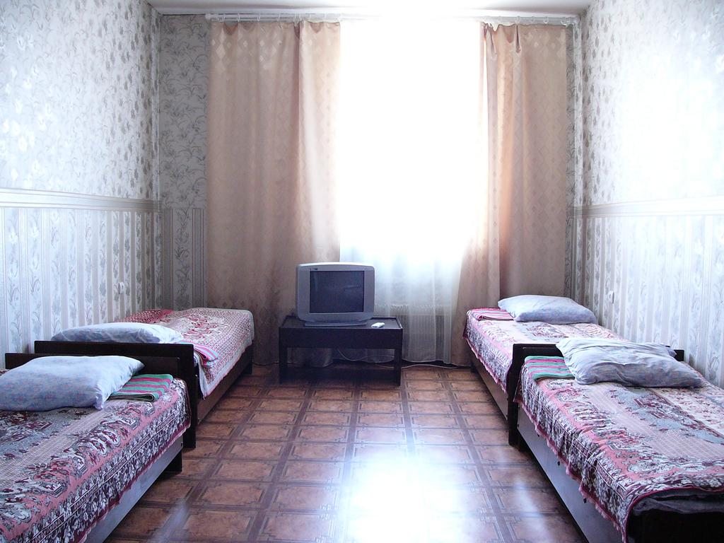 Четырехместный (Стандартный четырехместный номер) мотеля Привал, Катайск