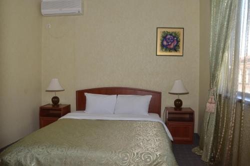 Трехместный (Стандартный трехместный номер) отеля Aeetes Palace Hotel, Кутаиси