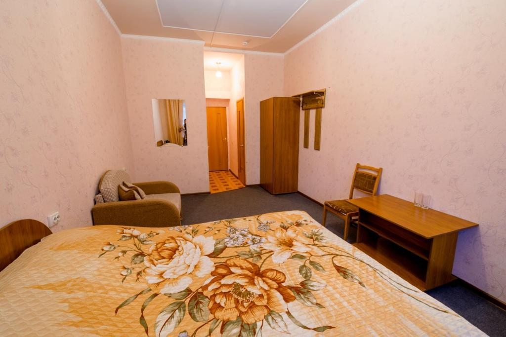 Двухместный (Стандартный двухместный номер с 1 кроватью) гостиницы Три пескаря, Курск