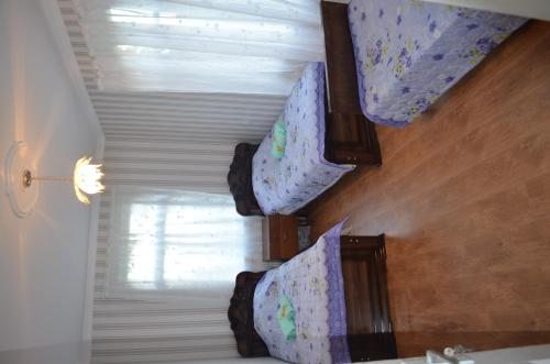 Двухместный (Стандартный двухместный номер с 2 отдельными кроватями и общей ванной комнатой) гостевого дома Bagrati, Кутаиси