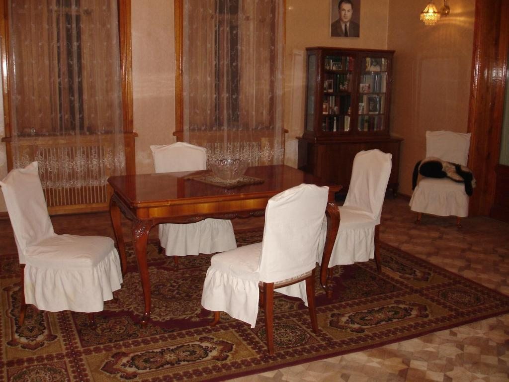 Двухместный (Двухместный номер с 2 отдельными кроватями и дополнительной кроватью) гостевого дома Деда Лали, Кутаиси