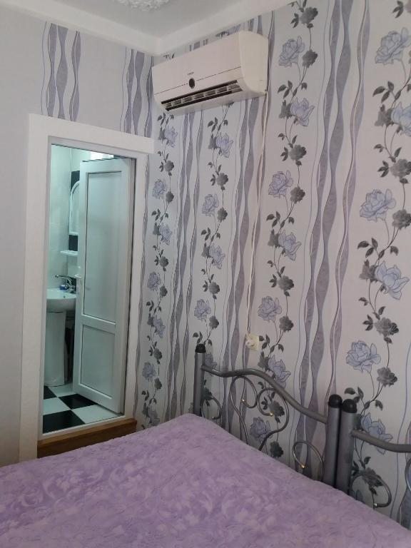 Двухместный (Двухместный номер с 2 отдельными кроватями и ванной комнатой) гостевого дома Darejani, Кутаиси