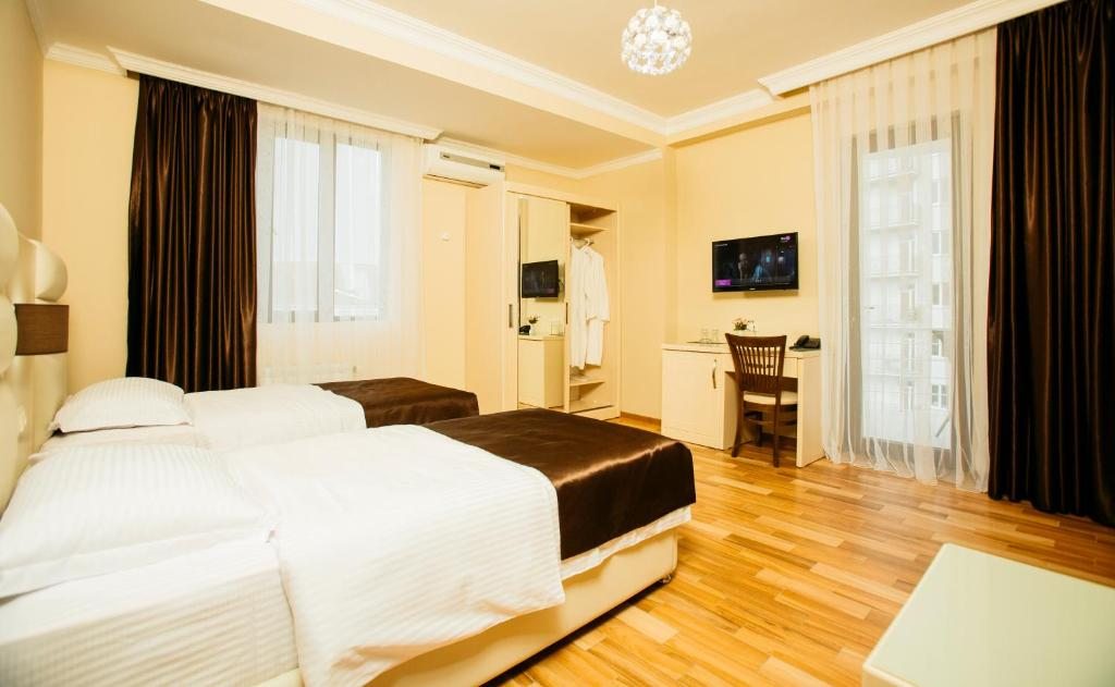 Двухместный (Улучшенный двухместный номер с 2 отдельными кроватями и видом на бассейн) отеля Жемчужина Моря, Кобулети