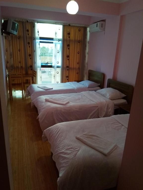 Двухместный (Стандартный двухместный номер с 2 отдельными кроватями) отеля Hotel NNN, Кутаиси