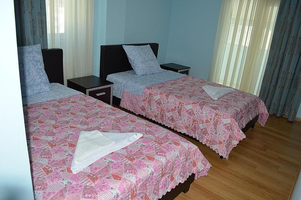 Трехместный (Трехместный номер с основными удобствами) отеля Okriba, Кутаиси