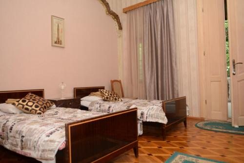 Двухместный (Бюджетный двухместный номер с 2 отдельными кроватями) хостела Keidiemi, Кутаиси