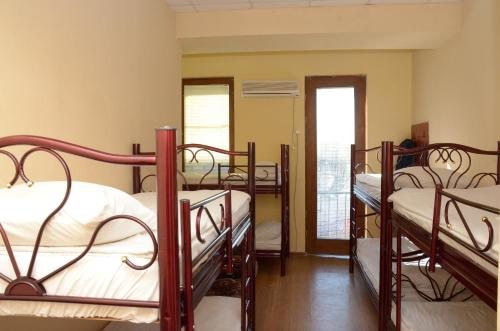 Номер (Кровать в общем номере для мужчин и женщин с 8 кроватями) хостела StarHostel, Кутаиси