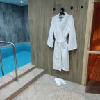 Бассейн средней сауны