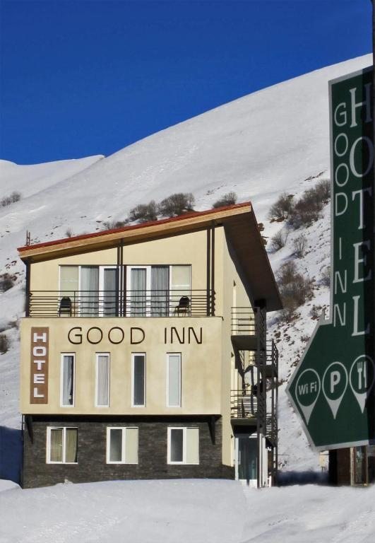 Good inn. Гудаури отели. Gudauri Inn Hotel. Gudauri Inn 4*. Отель Гудаури Грузия.