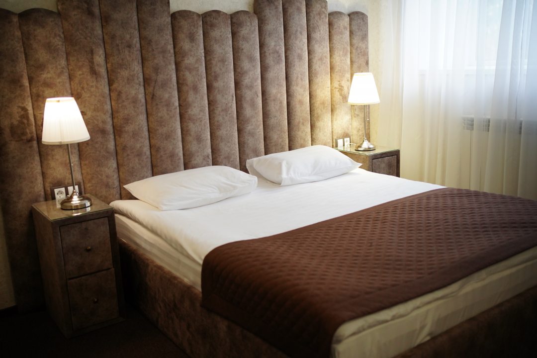Двухместный (Улучшенный двухместный номер с 1 кроватью) гостиницы Волна, Муром