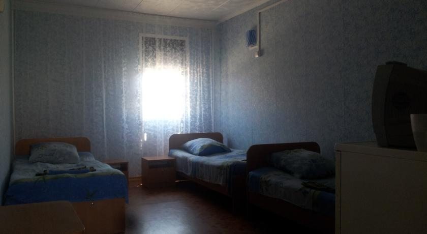 Трехместный (Стандарт) гостевого дома В Морском районе, Прибрежное, Крым