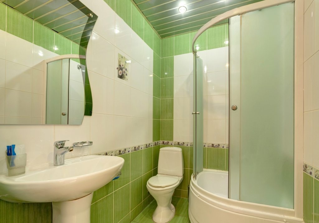 Ванная комната в номере гостиницы Замок, Волгоград. Гостиница Замок
