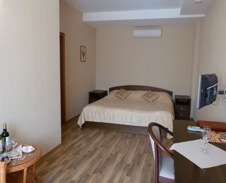 Двухместный (Бюджетный № 101) гостиницы Малый отель, Ангарск