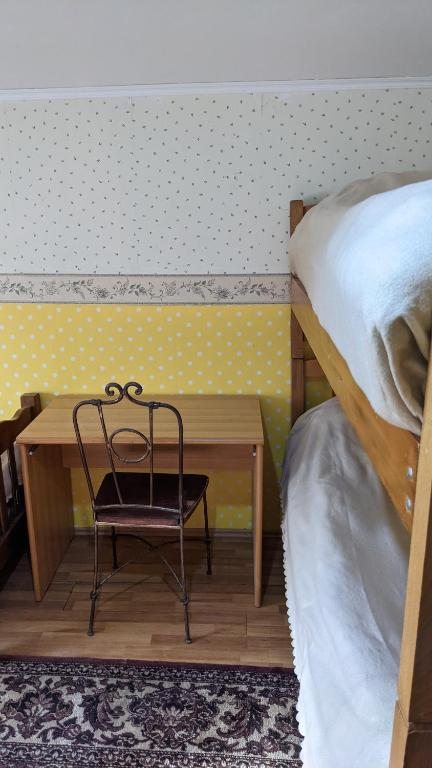 Номер (Спальное место на двухъярусной кровати в общем номере для мужчин и женщин) хостела White Shino, Гудаури
