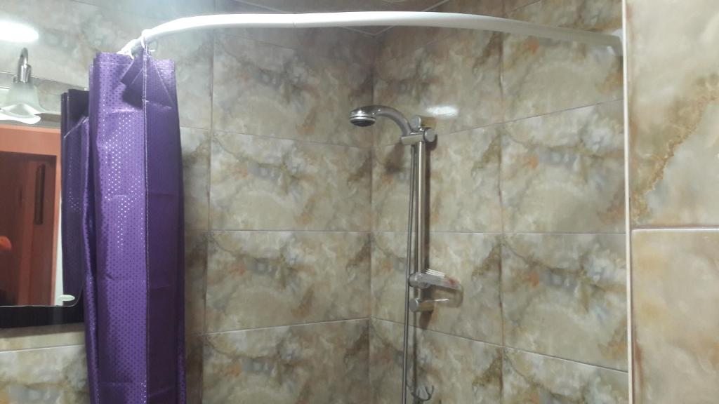 Трехместный (Трехместный номер с собственной ванной комнатой) гостевого дома Ахалцихе