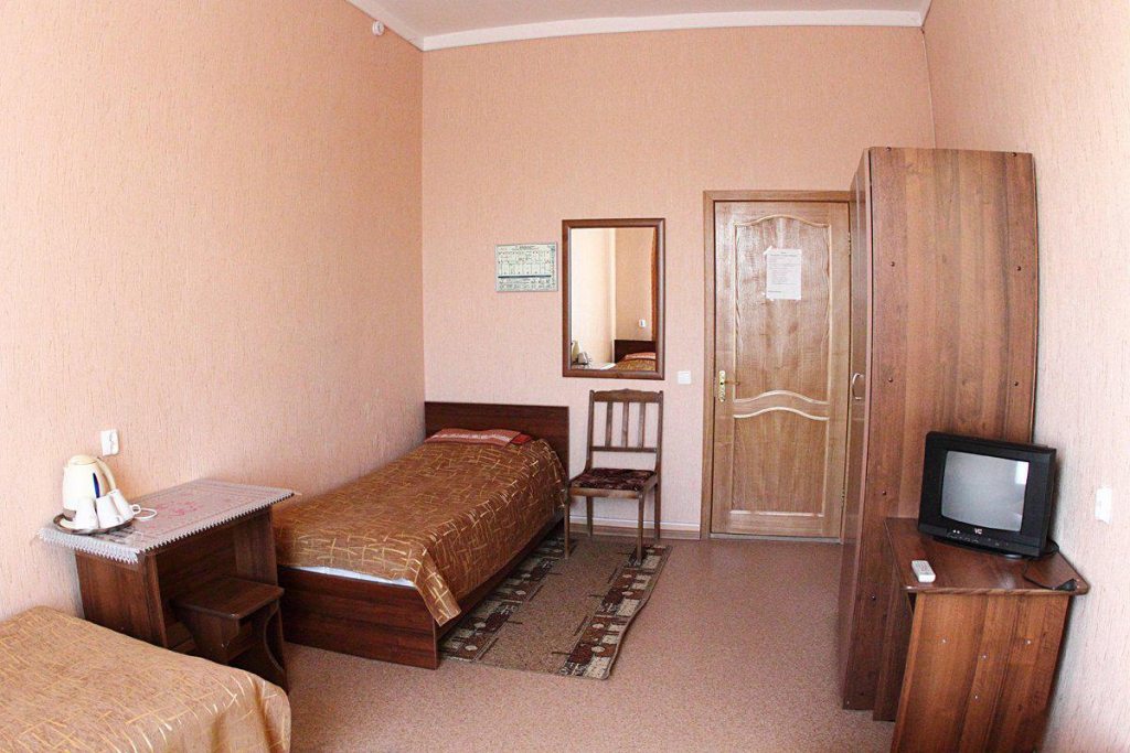 Трехместный (Эконом 305-308, 34) гостиницы Надежда, Саранск