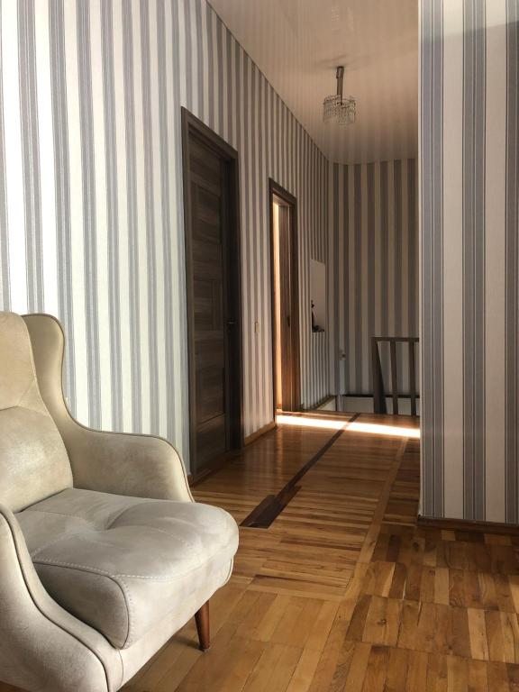 Двухместный (Двухместный номер с 1 кроватью и общей ванной комнатой) отеля Dachi, Степанцминда