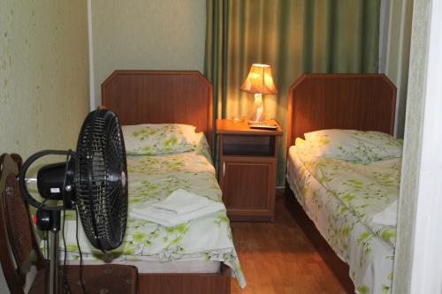 Двухместный (Двухместный номер эконом-класса с 2 отдельными кроватями) отеля Романтика, Ахалцихе