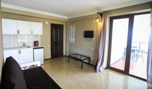 Апартаменты (Апартаменты с 2 спальнями - Пентхаус с видом на море) отеля Mgzavrebi Batumi-Gonio, Гонио
