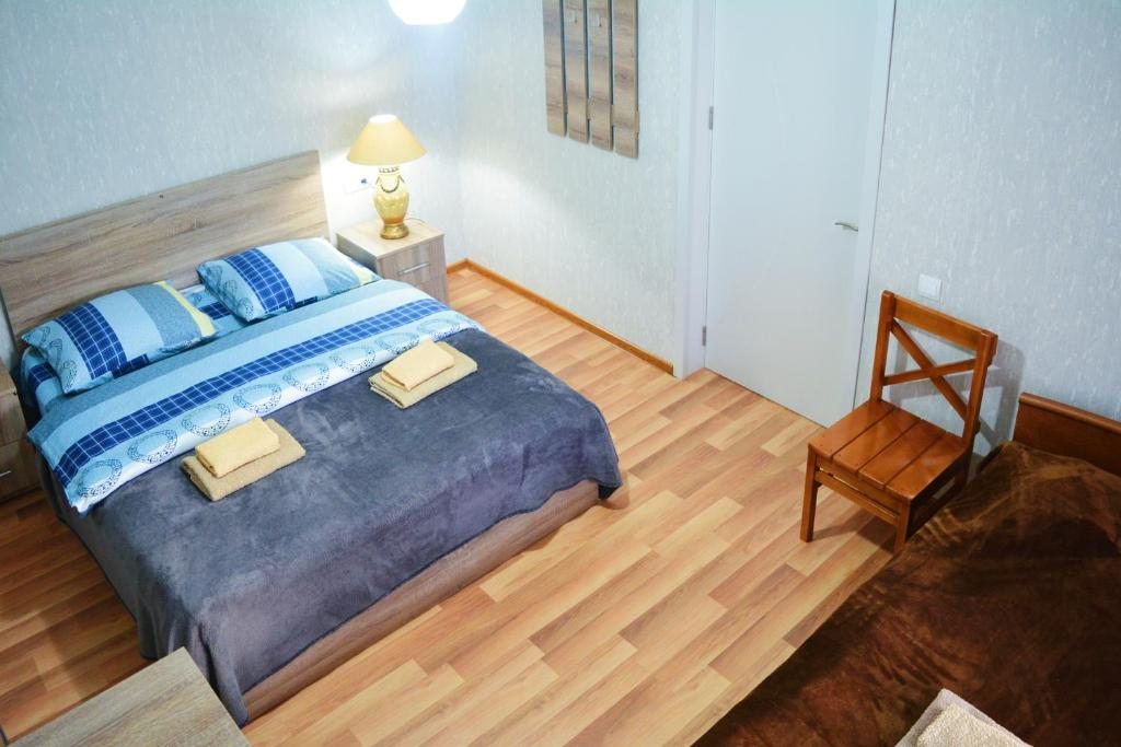 Двухместный (Двухместный номер с двуспальной кроватью и дополнительной кроватью) гостевого дома Eto, Телави