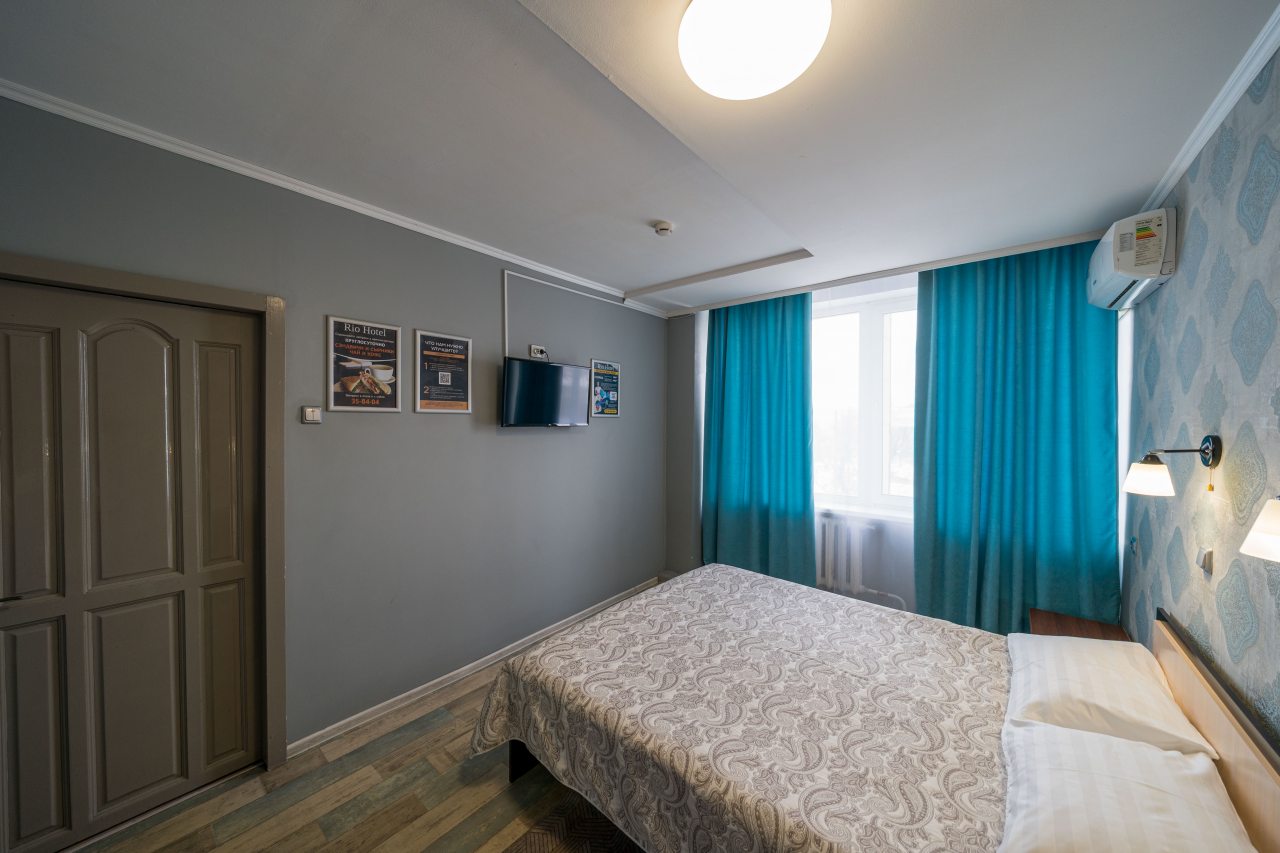 Эконом с двуспальной кроватью, санузел на этаже