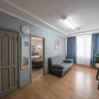 Двухкомнатный номер с двуспальной кроватью диваном